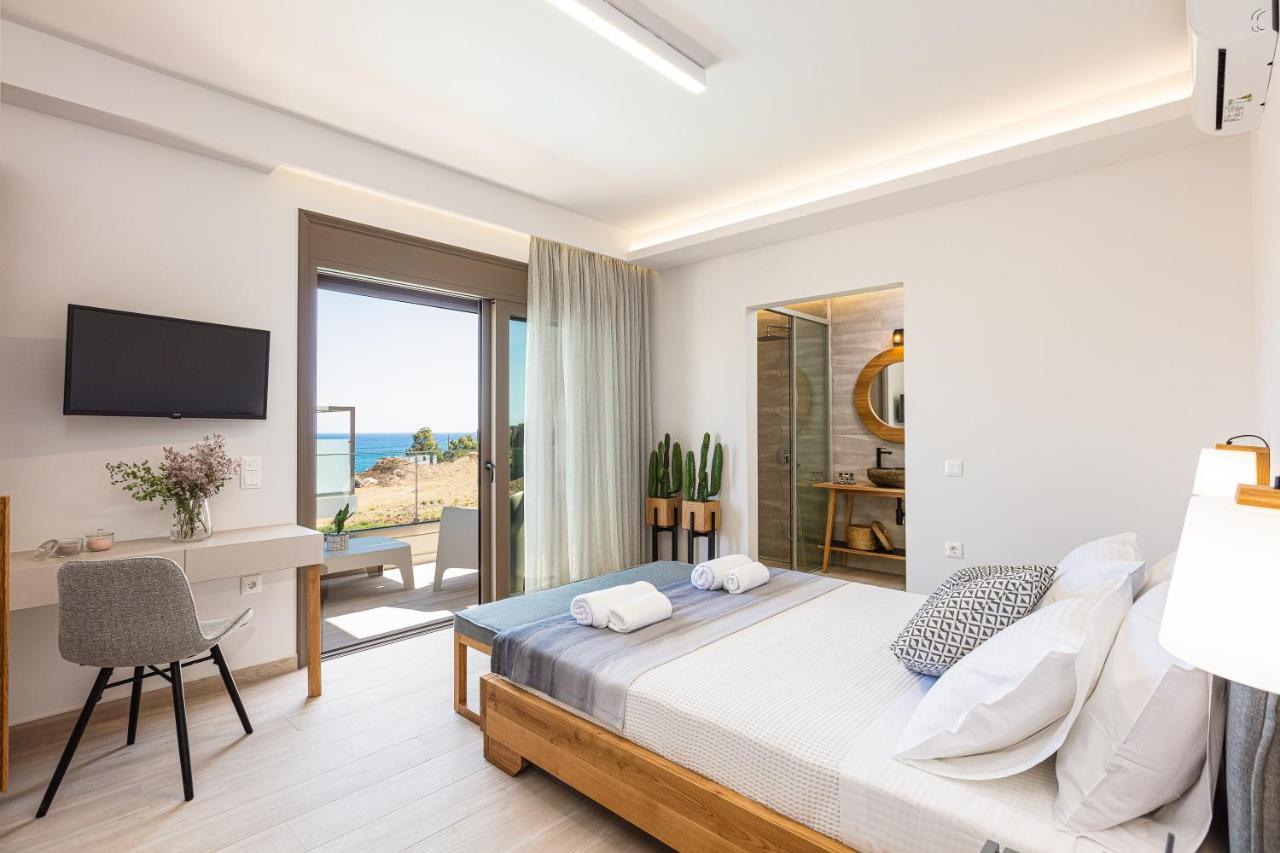 Lagoon Seabreeze Villa, Sumptuous Retreat, By Thinkvilla Panormos  Bagian luar foto