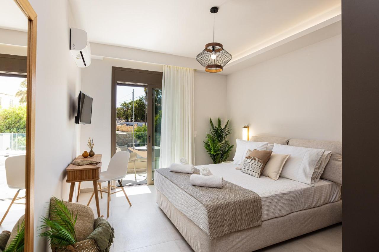 Lagoon Seabreeze Villa, Sumptuous Retreat, By Thinkvilla Panormos  Bagian luar foto