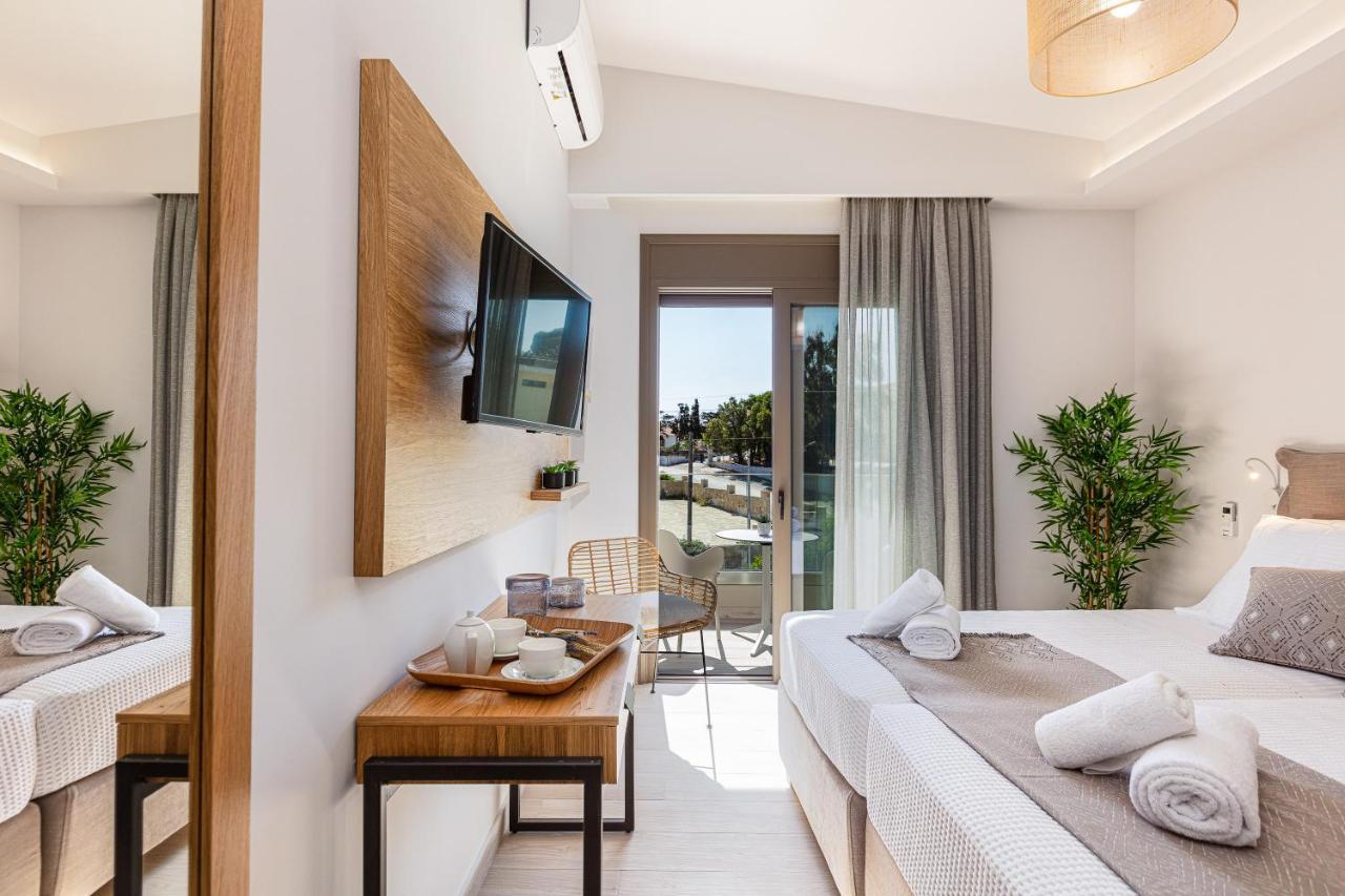 Lagoon Seabreeze Villa, Sumptuous Retreat, By Thinkvilla Panormos  Bagian luar foto