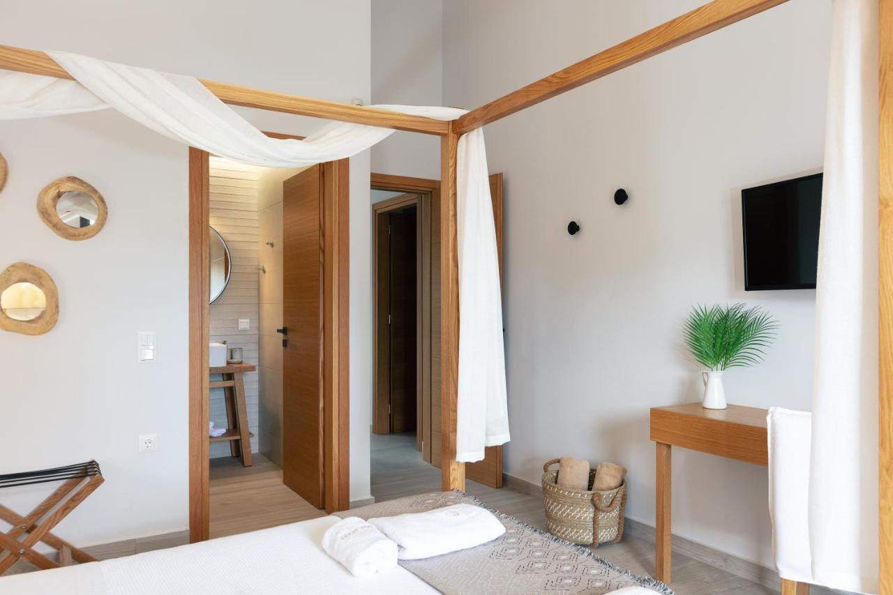 Lagoon Seabreeze Villa, Sumptuous Retreat, By Thinkvilla Panormos  Bagian luar foto